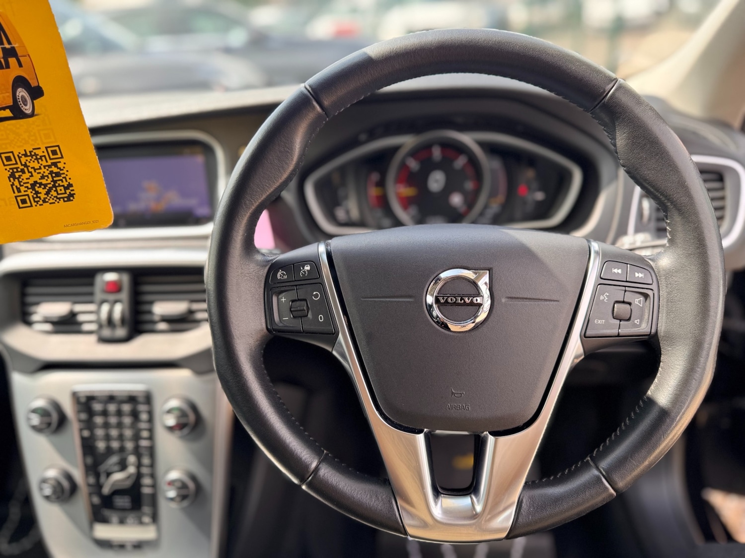 Used Volvo V40 2018 for sale - 76428530: Photo 28