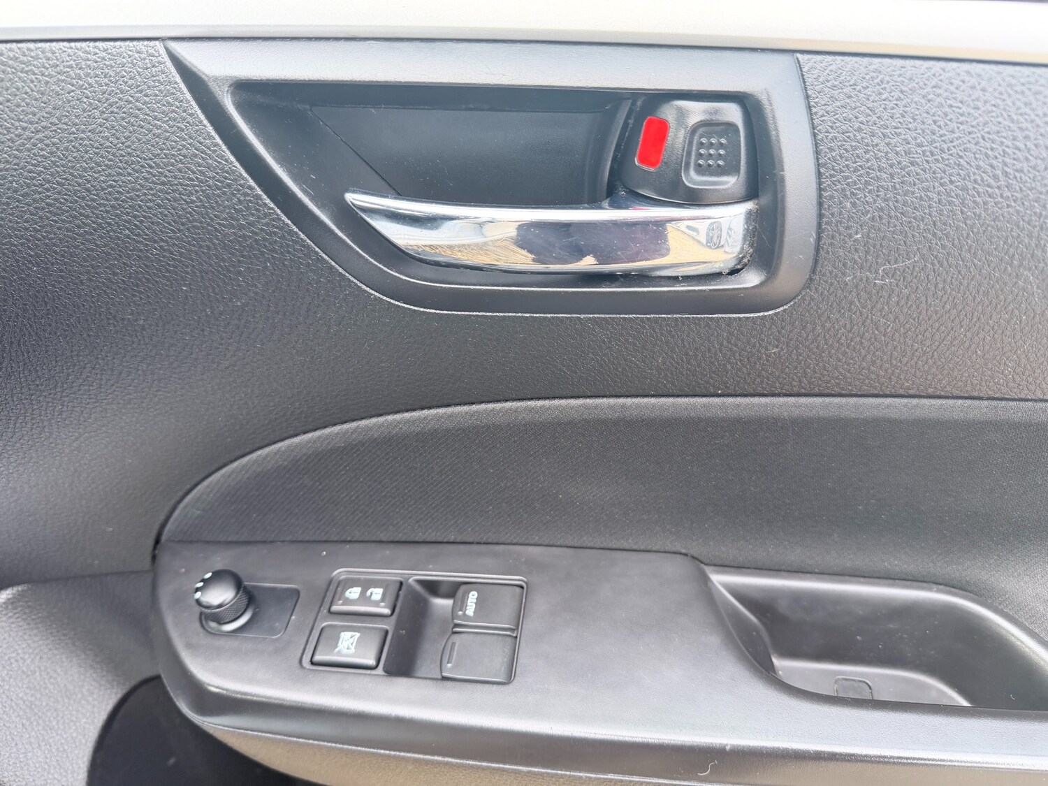 Used Suzuki Swift 2013 for sale - 77902324: Photo 24