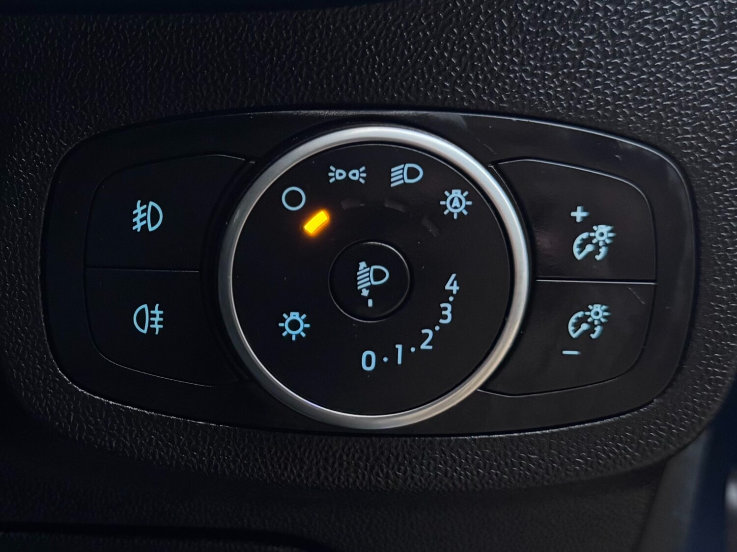 Used Ford Fiesta 2018 for sale - 77950566: Photo 27