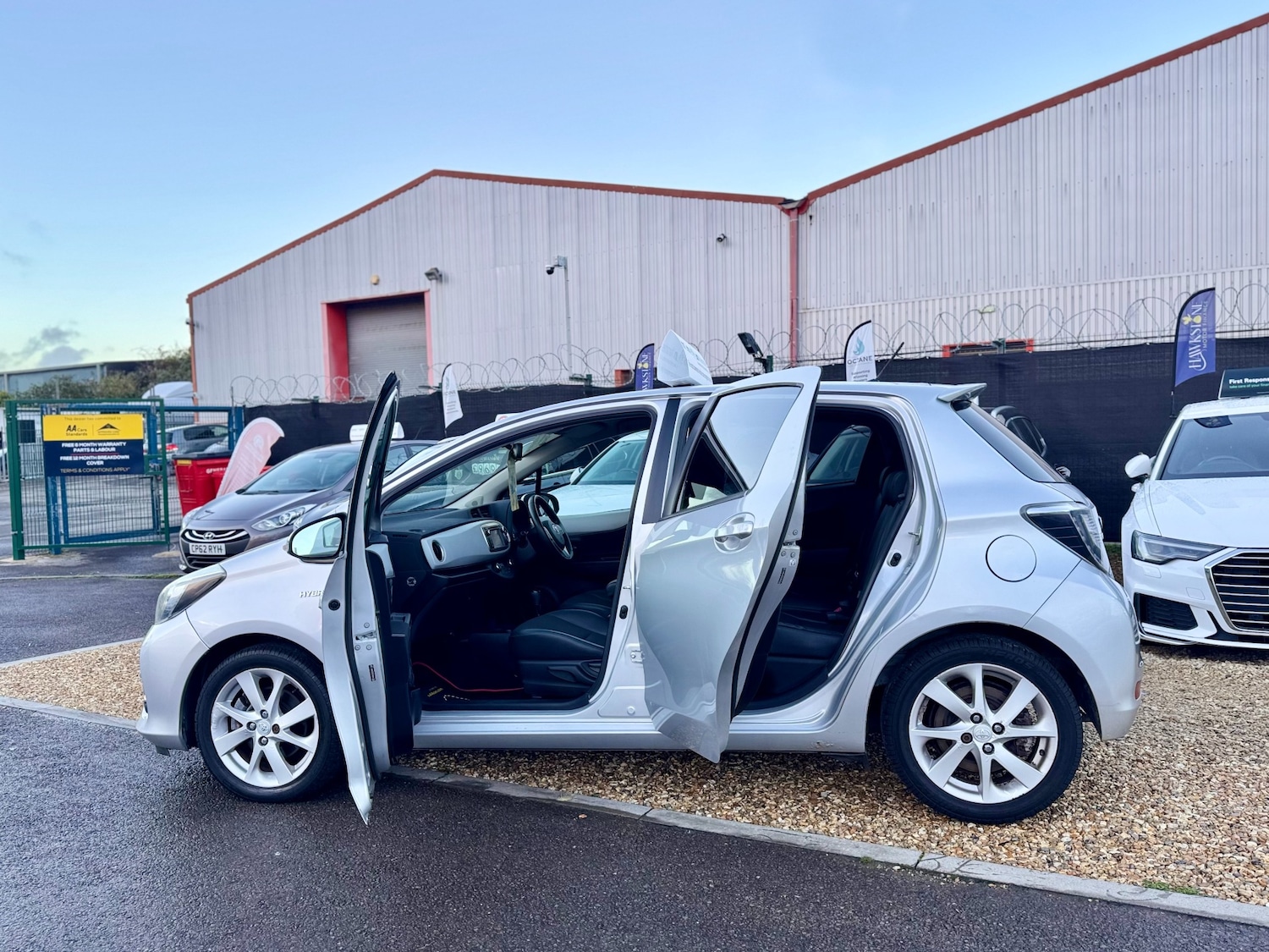 Used Toyota Yaris 2012 for sale - 76451858: Photo 46