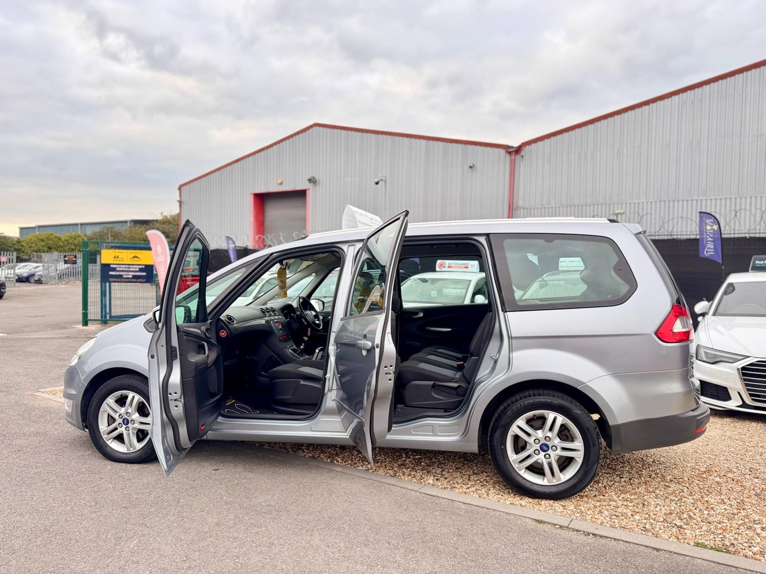 Used Ford Galaxy 2013 for sale - 76922404: Photo 46