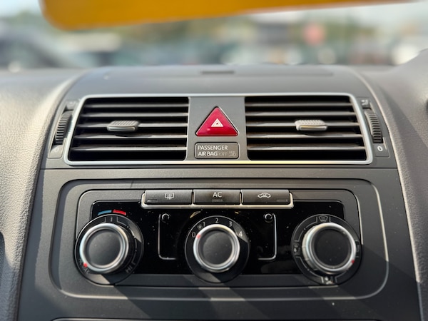 Used Volkswagen Touran 2011 for sale - 76319804: Photo 35