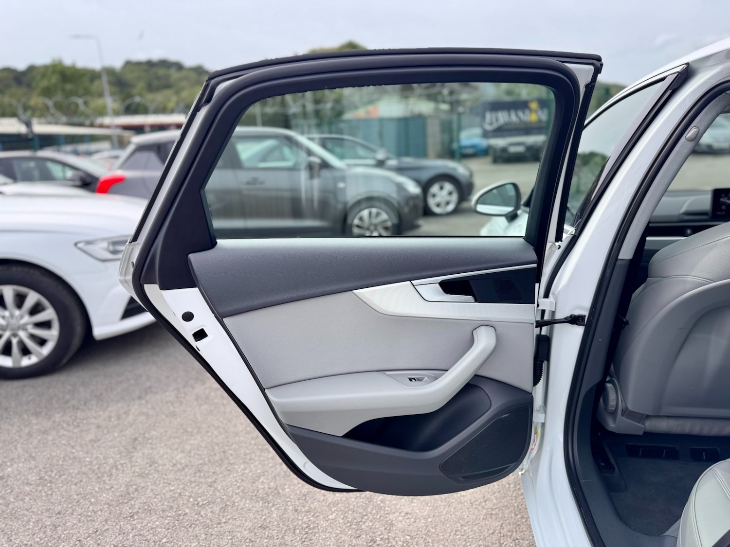 Used Audi A4 2019 for sale - 76428792: Photo 45