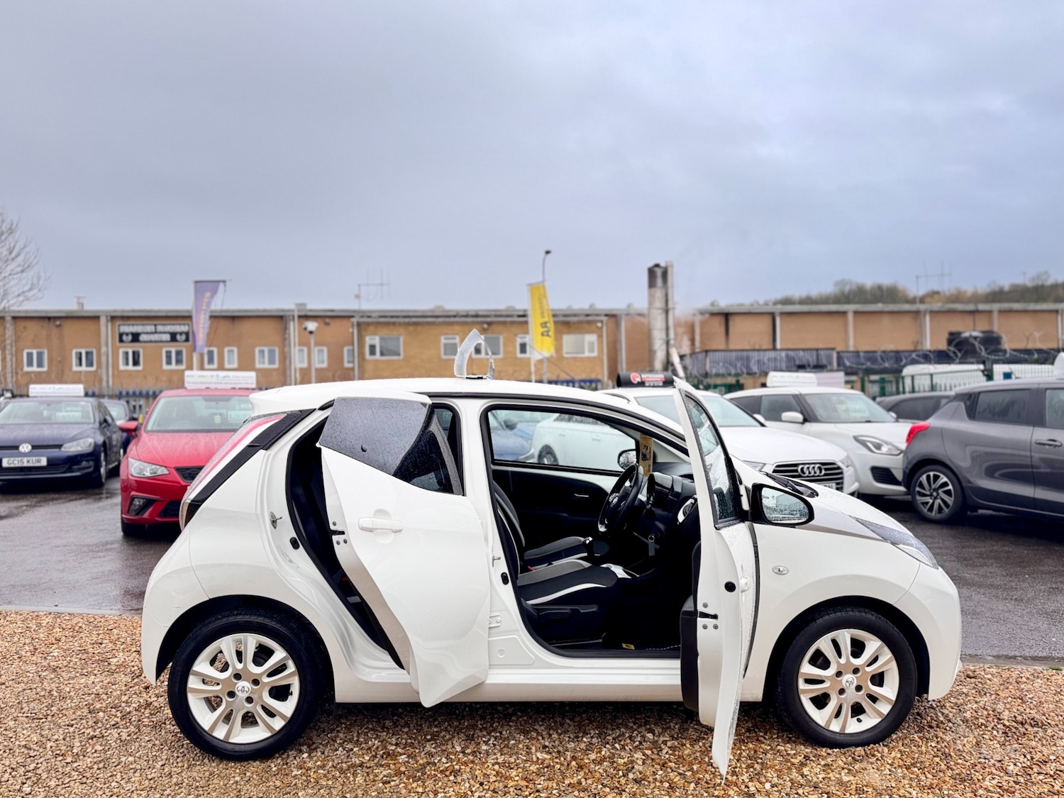 Used Toyota AYGO 2017 for sale - 76948254: Photo 44