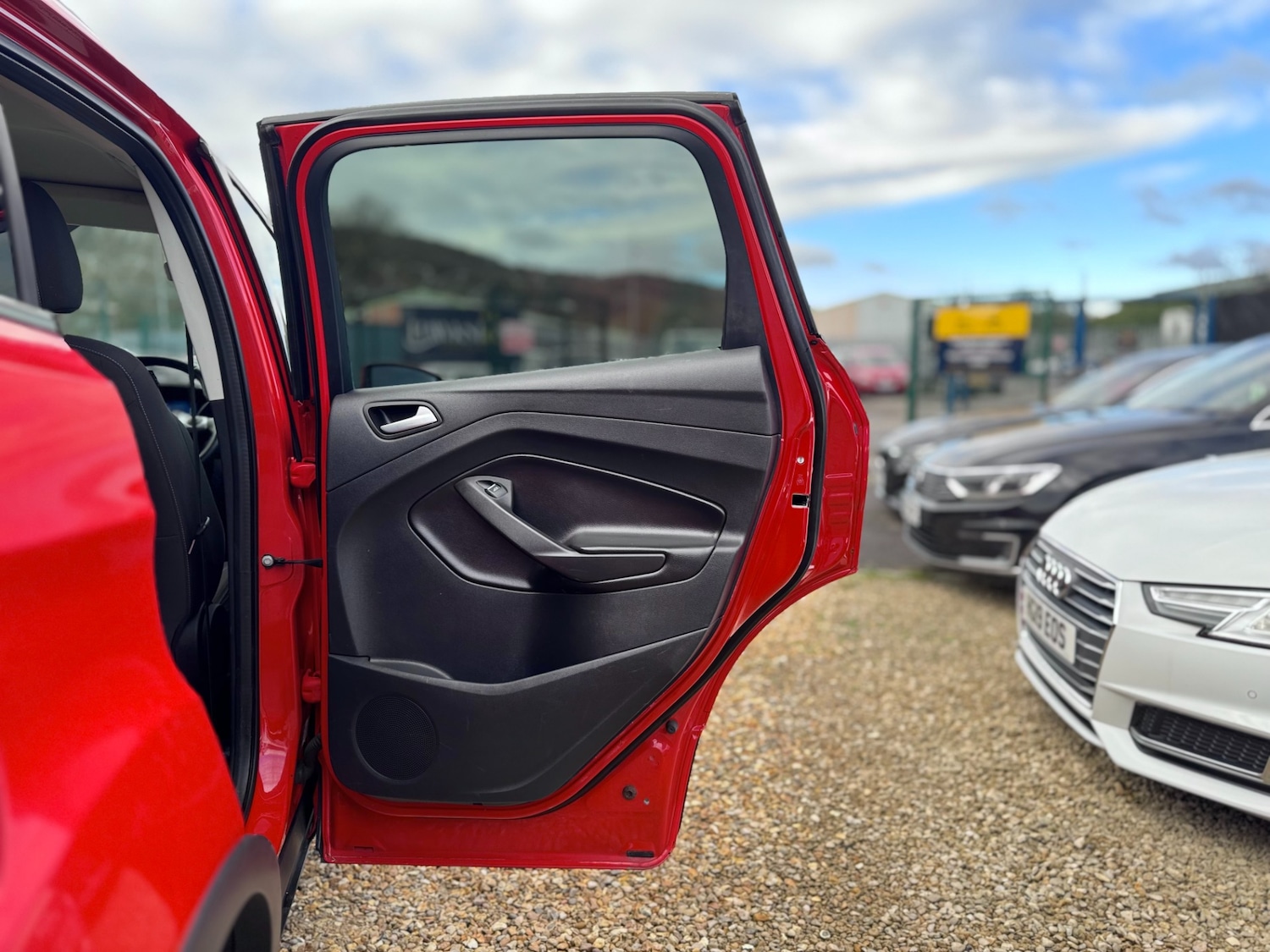 Used Ford Kuga 2014 for sale - 77014703: Photo 38