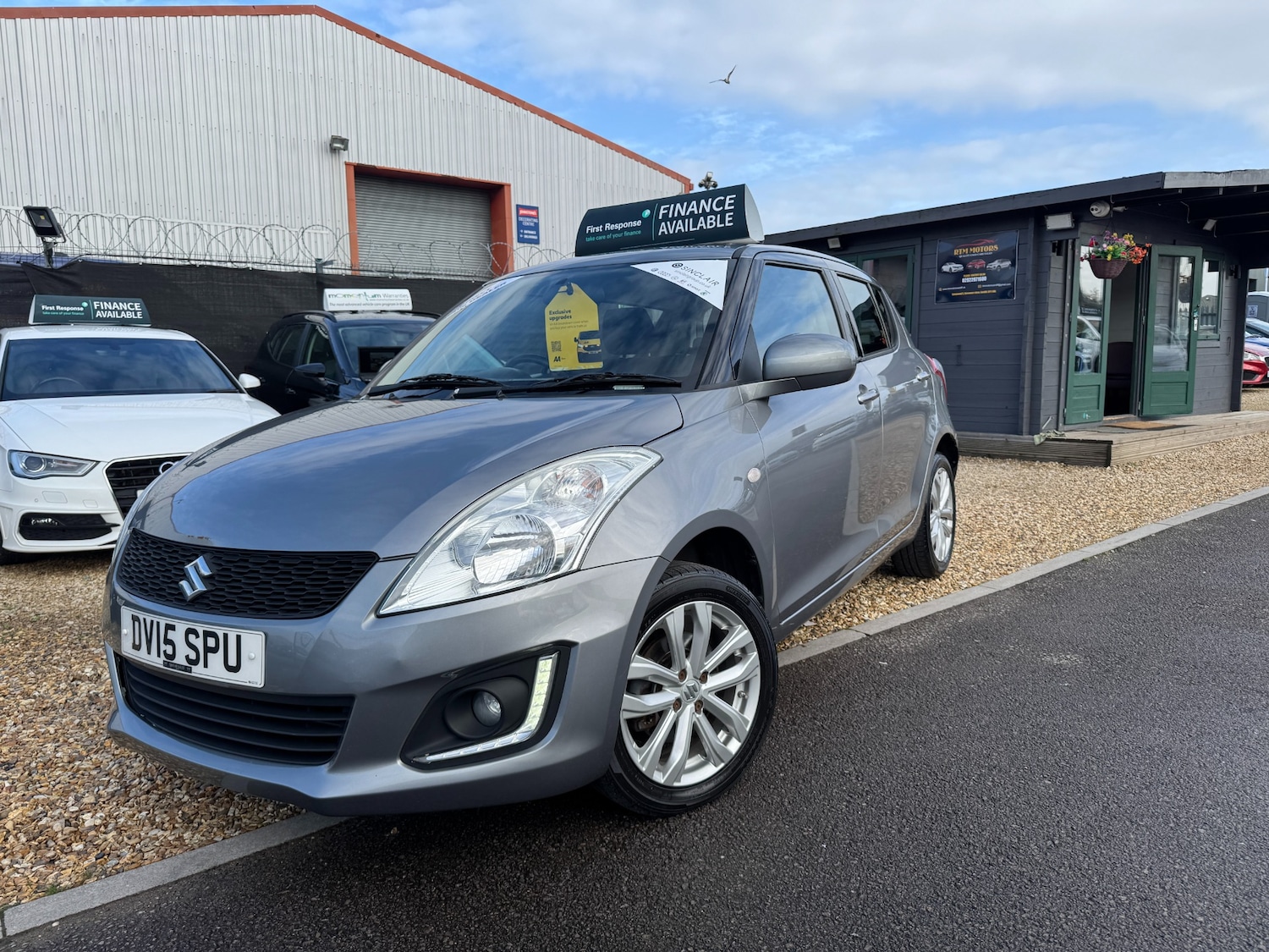 Used Suzuki Swift 2015 for sale - 77617916: Photo 3