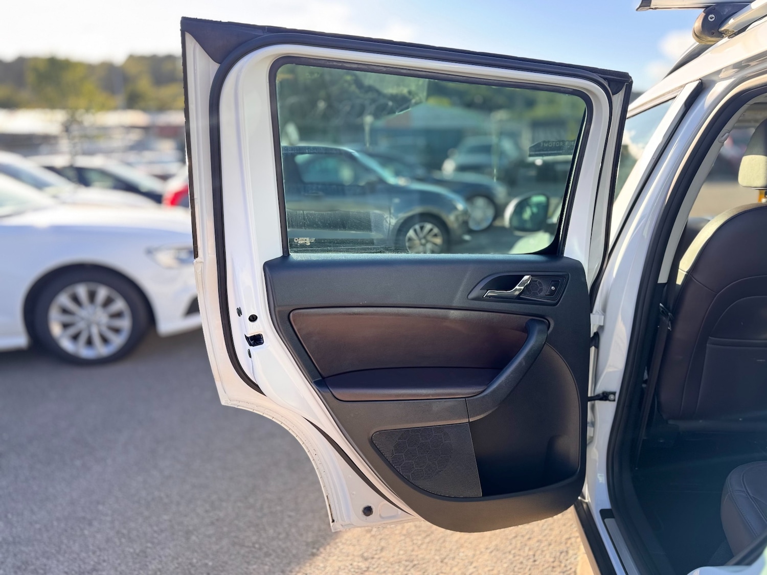 Used Skoda Yeti 2014 for sale - 76949409: Photo 40