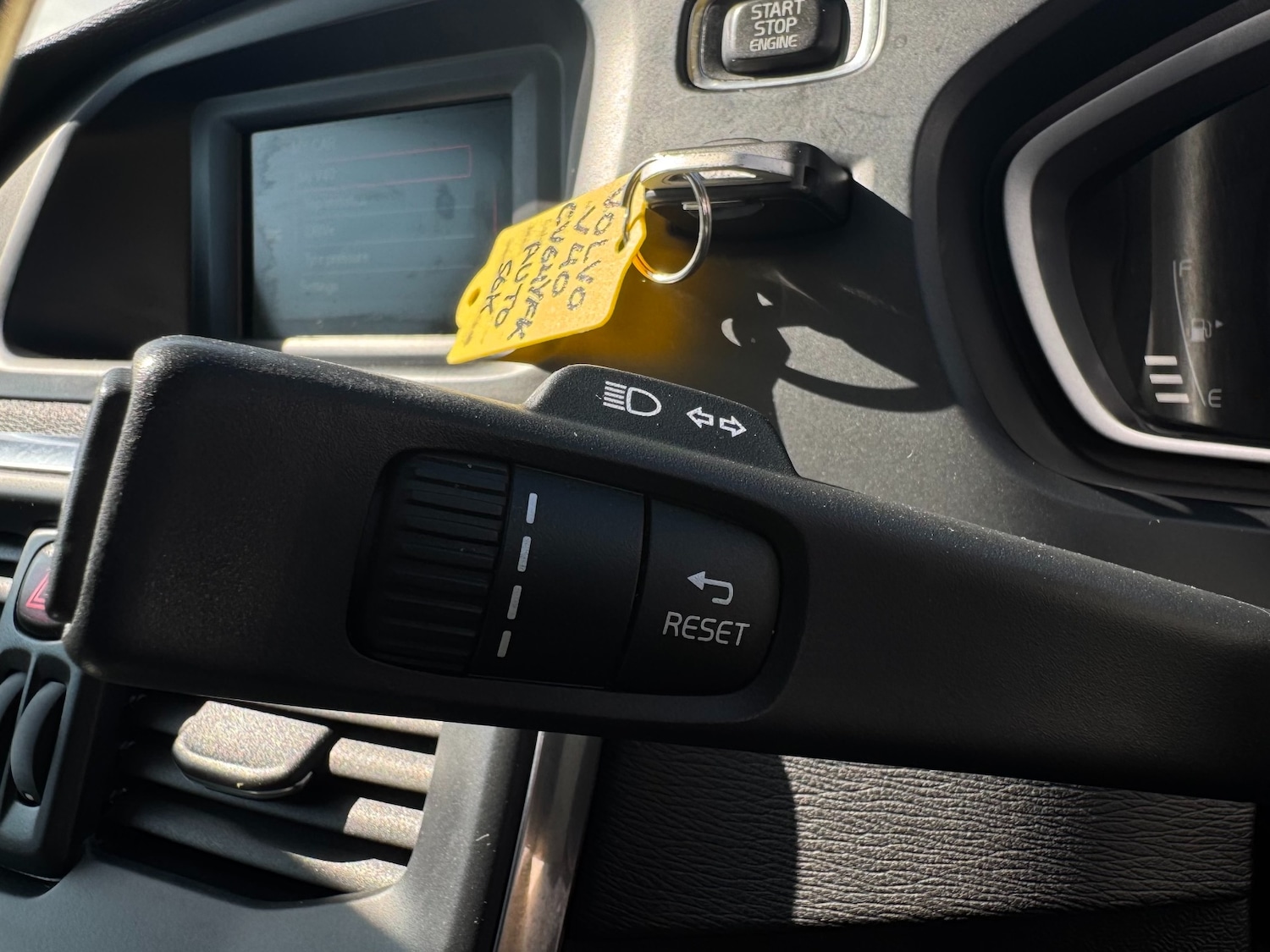 Used Volvo V40 2014 for sale - 78144695: Photo 32