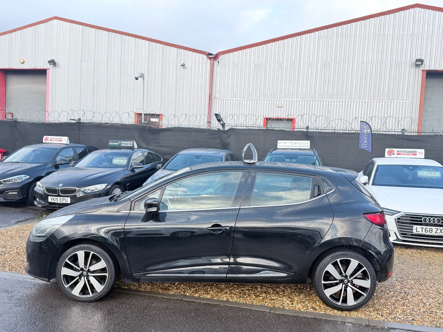 Used Renault Clio 2015 for sale - 77640314: Photo 14