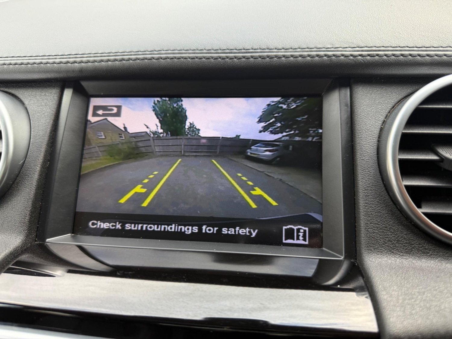 Used Land Rover Discovery 2016 for sale - 76623132: Photo 13