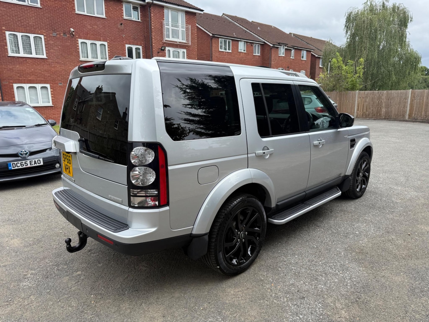 Used Land Rover Discovery 2016 for sale - 76623132: Photo 4