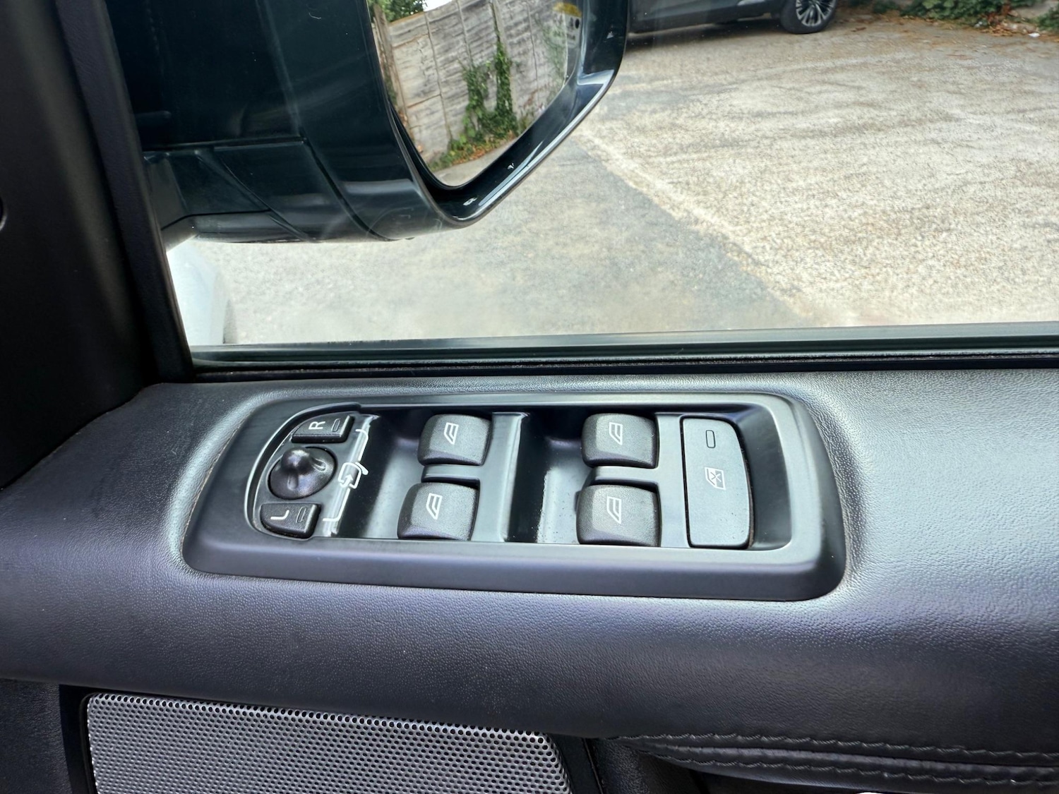 Used Land Rover Discovery 2016 for sale - 76623132: Photo 43