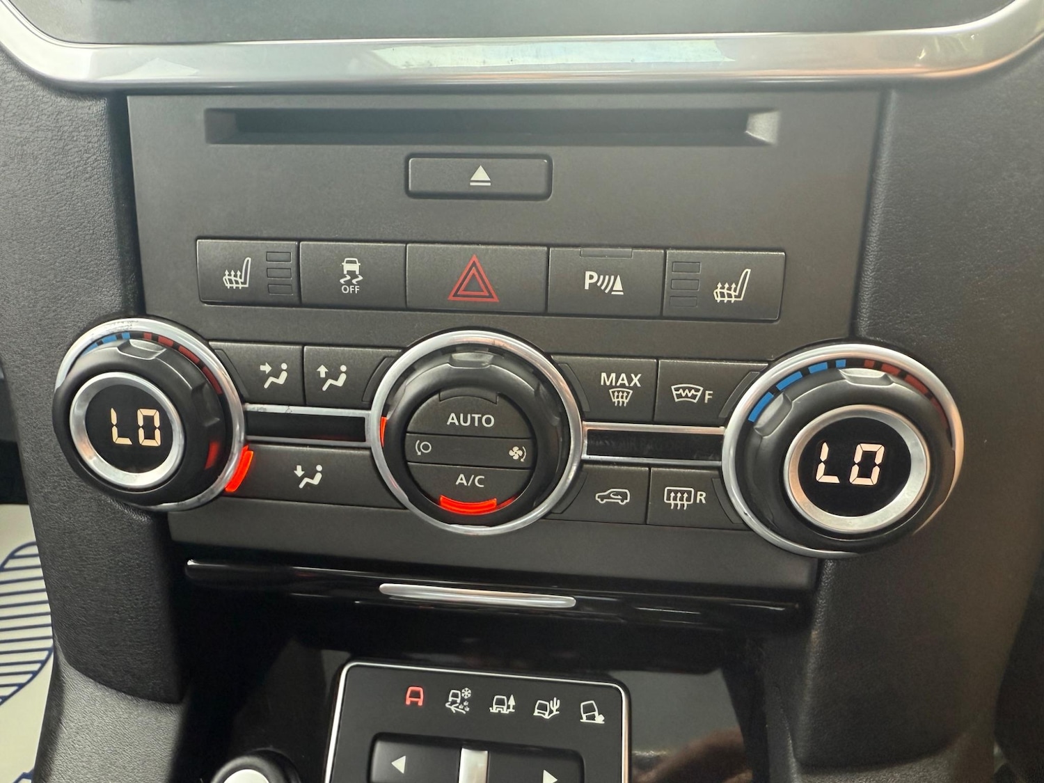 Used Land Rover Discovery 2016 for sale - 76623132: Photo 55