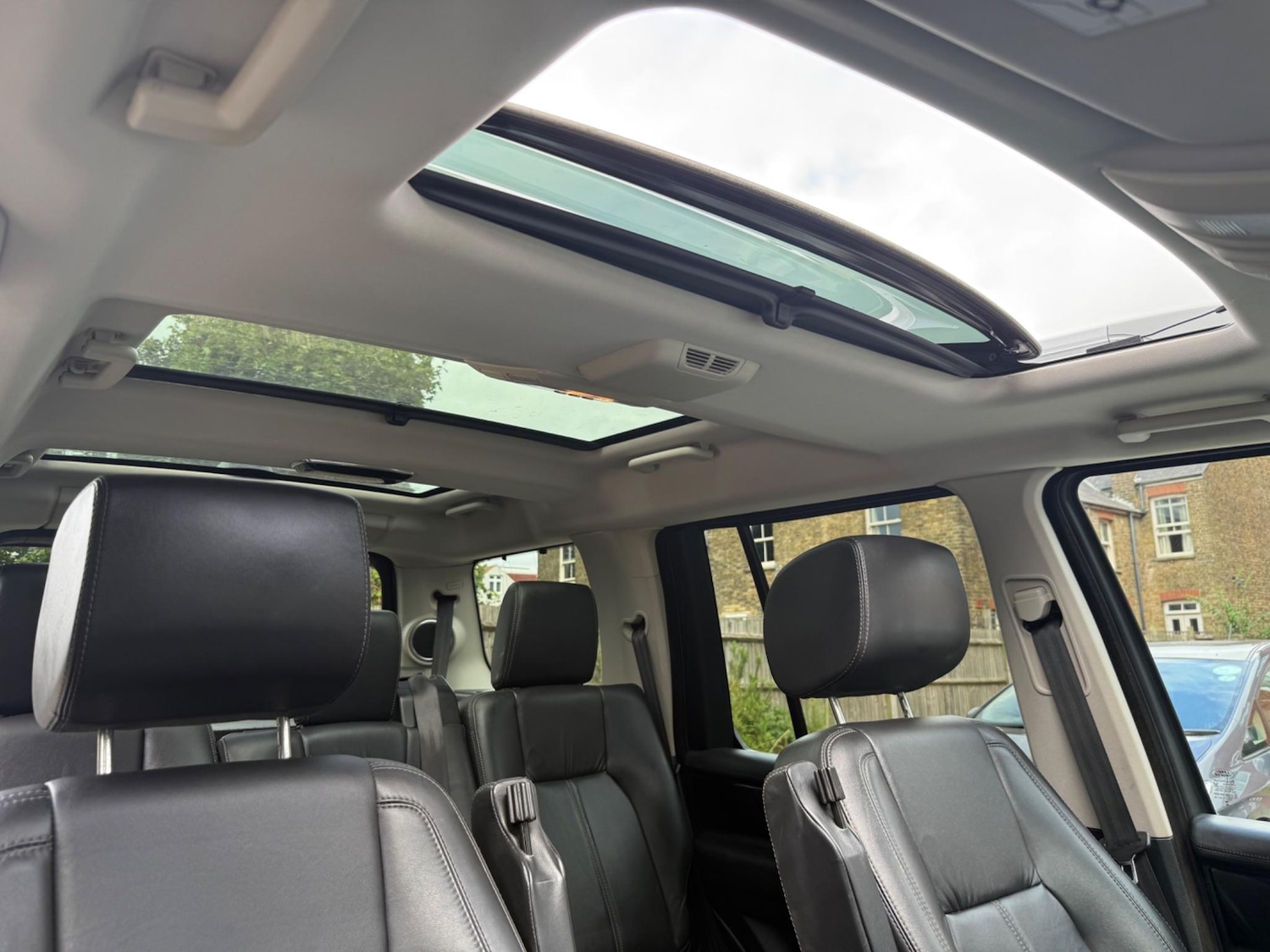 Used Land Rover Discovery 2016 for sale - 76623132: Photo 9