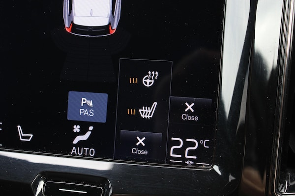 Used Volvo XC60 2018 for sale - 75448531: Photo 24