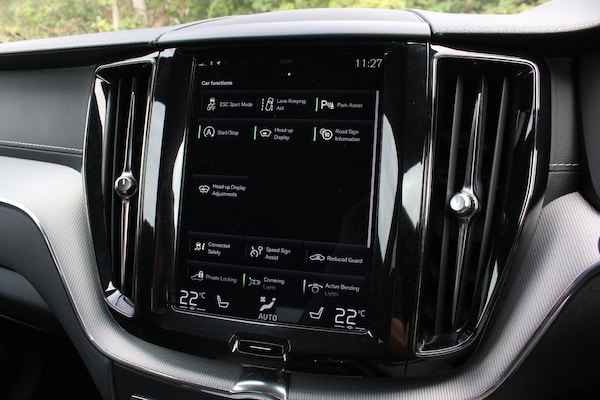 Used Volvo XC60 2018 for sale - 75448531: Photo 30