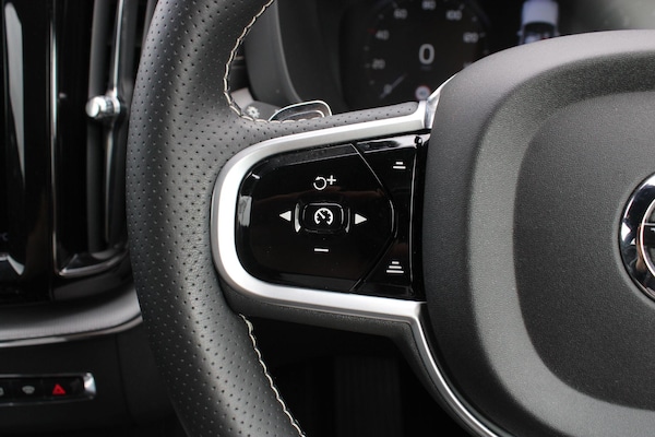 Used Volvo XC60 2018 for sale - 75448531: Photo 31