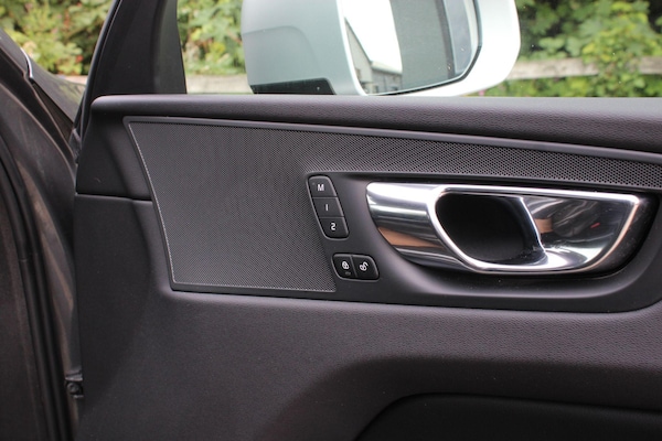 Used Volvo XC60 2018 for sale - 75448531: Photo 32