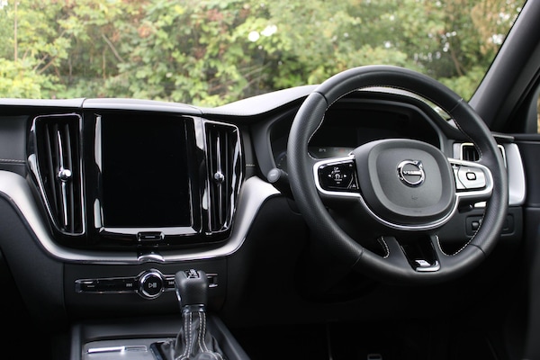Used Volvo XC60 2018 for sale - 75448531: Photo 9