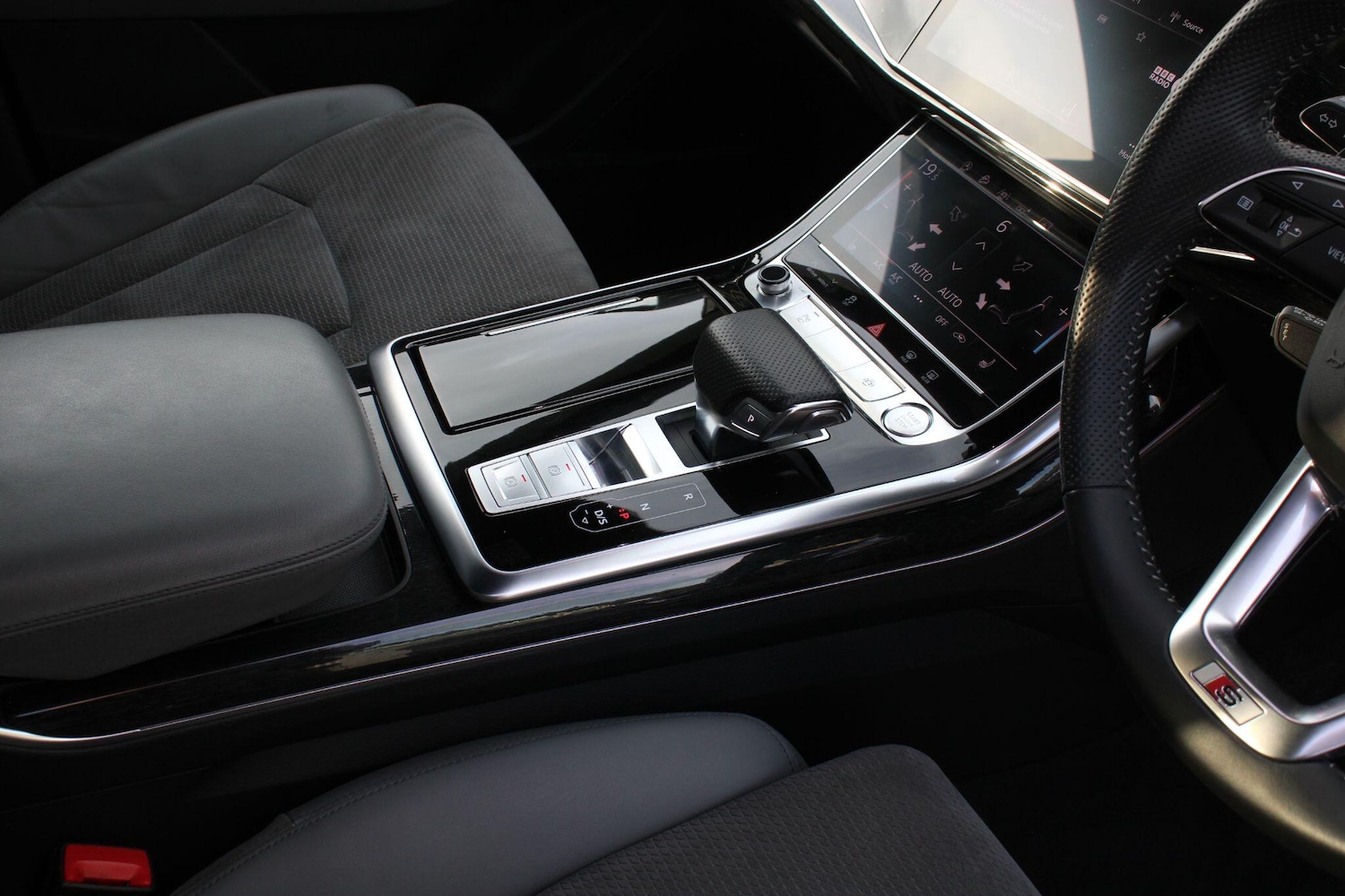 Used Audi Q8 2018 for sale - 76349151: Photo 24