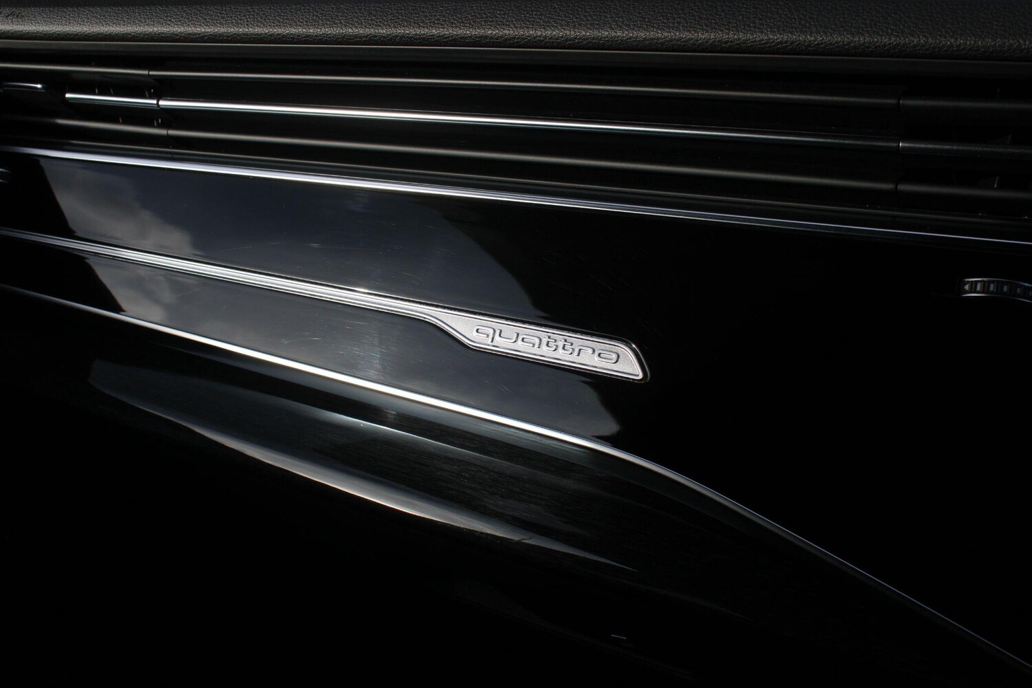 Used Audi Q8 2018 for sale - 76349151: Photo 36