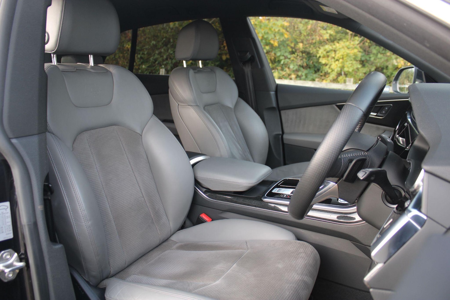 Used Audi Q8 2018 for sale - 76349151: Photo 4