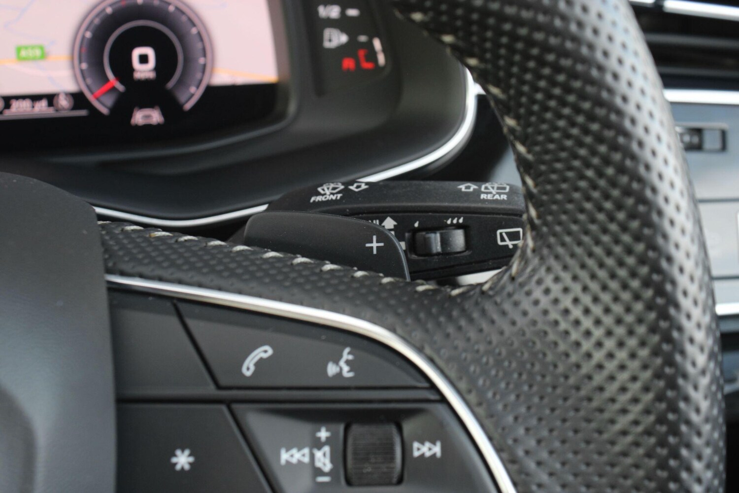 Used Audi Q8 2018 for sale - 76349151: Photo 40