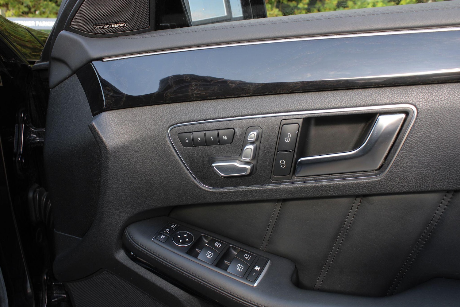 Used Mercedes-Benz E Class 2016 for sale - 76993469: Photo 33