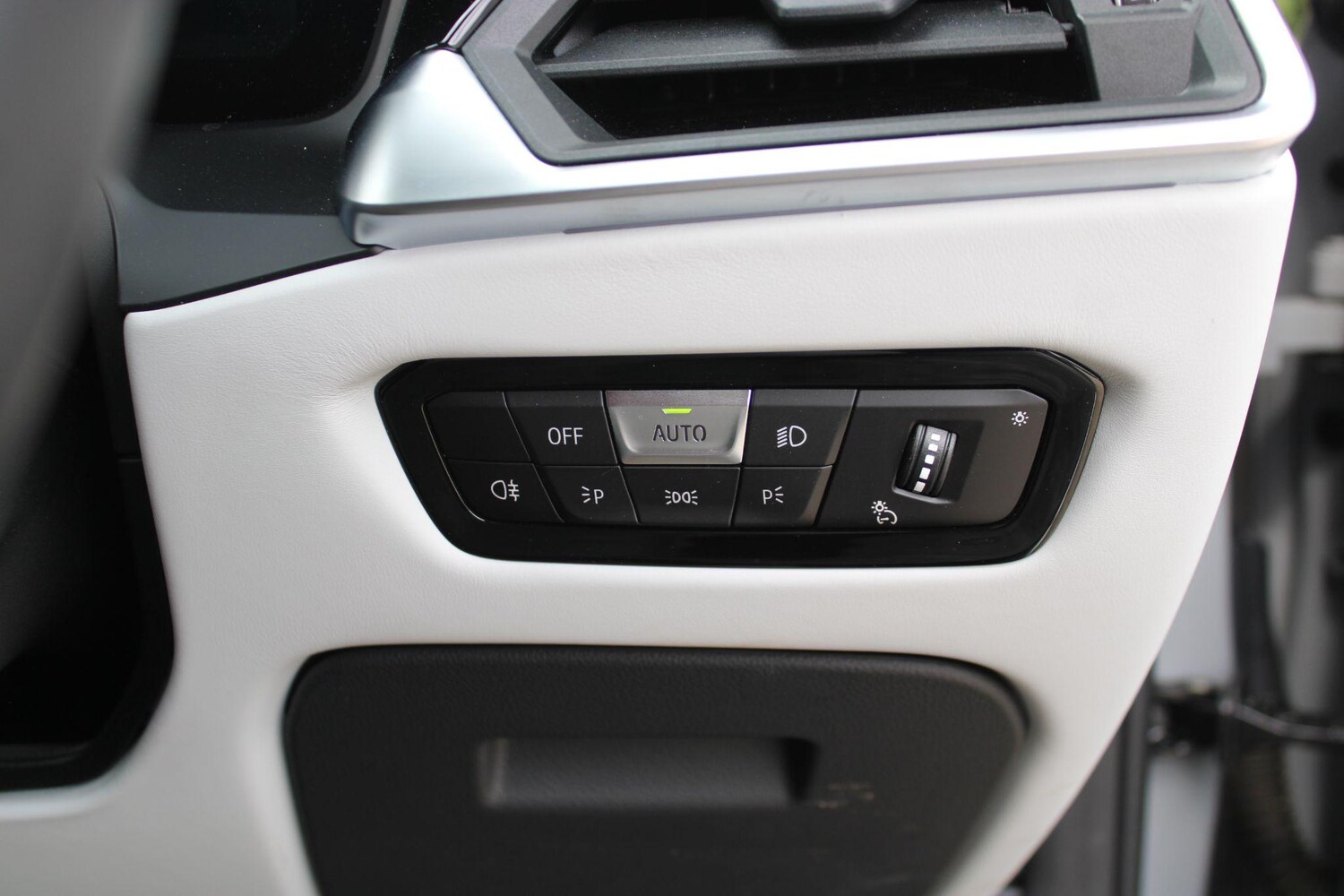 Vehicle 44