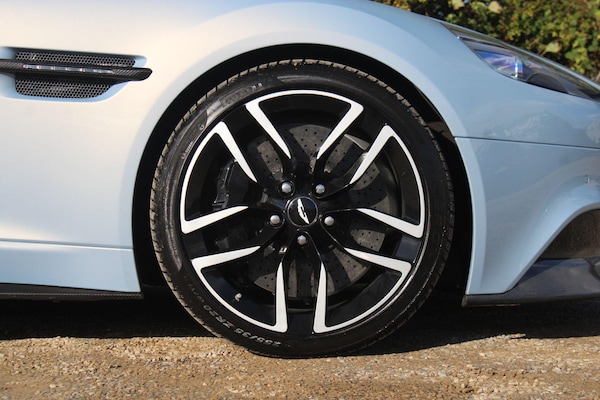 Used Aston Martin Vanquish for sale - 76189021: Photo 14