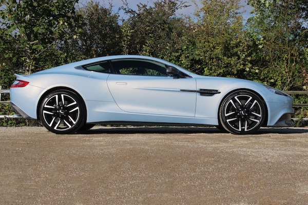 Used Aston Martin Vanquish for sale - 76189021: Photo 2