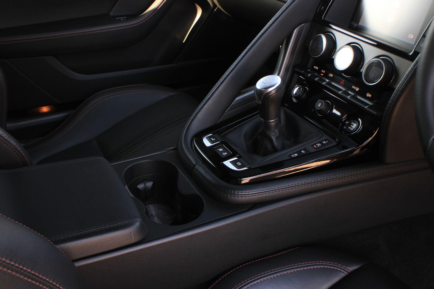 Used Jaguar F-Type 2015 for sale - 77939559: Photo 19