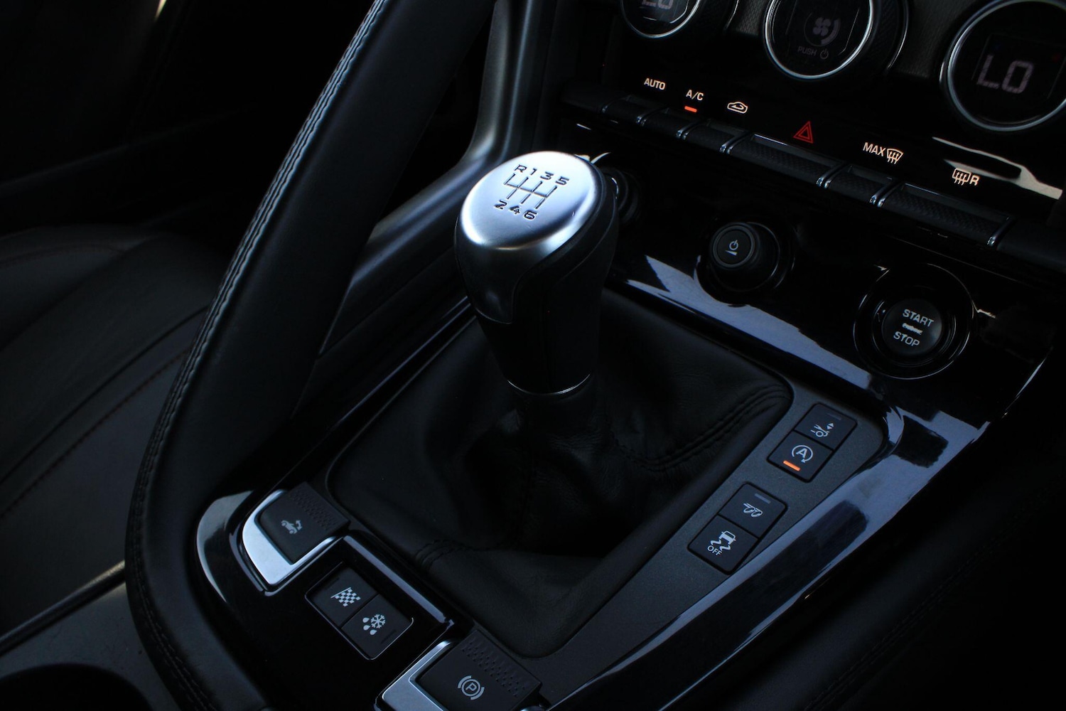 Used Jaguar F-Type 2015 for sale - 77939559: Photo 28