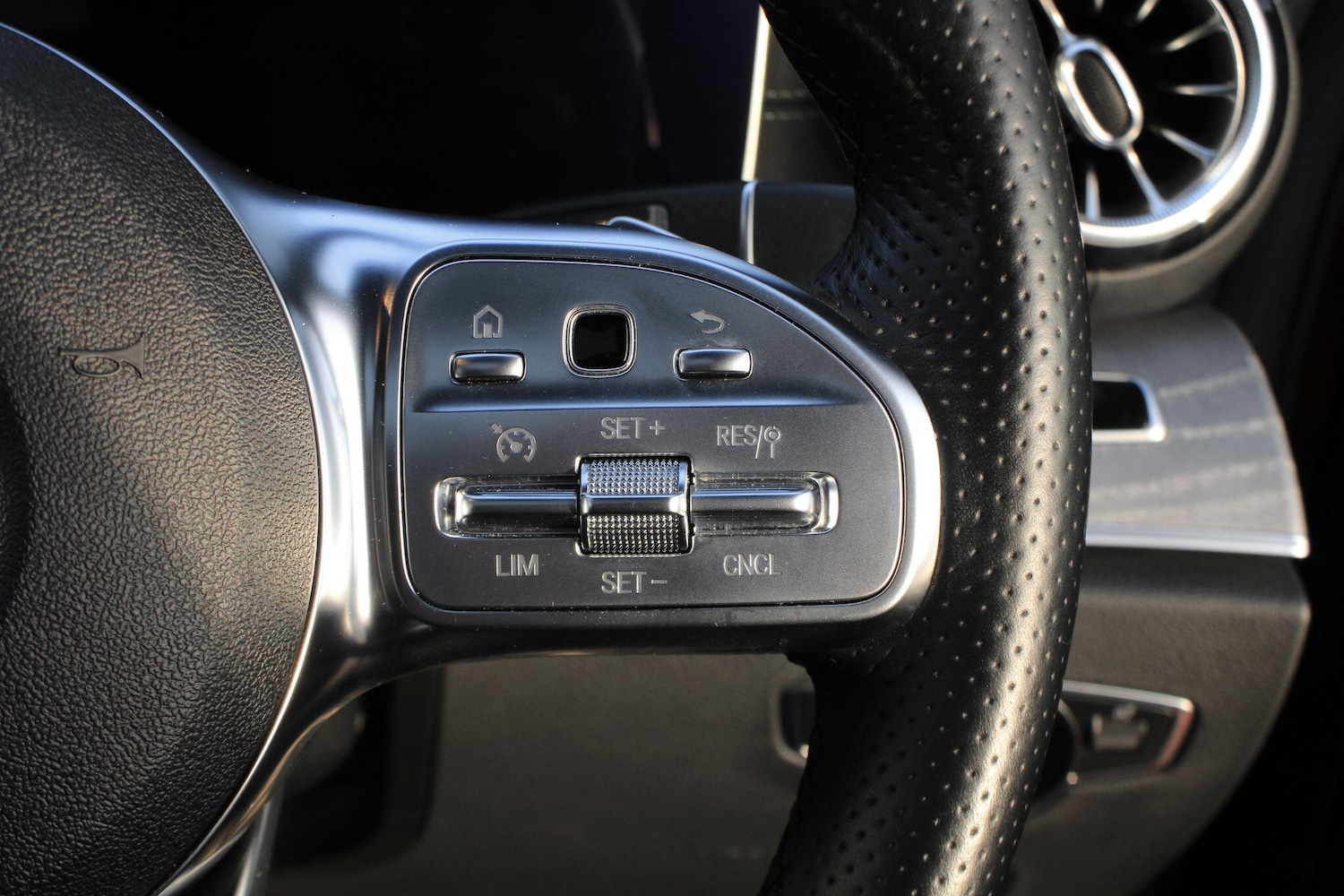 Used Mercedes-Benz CLS 2018 for sale - 77229702: Photo 31