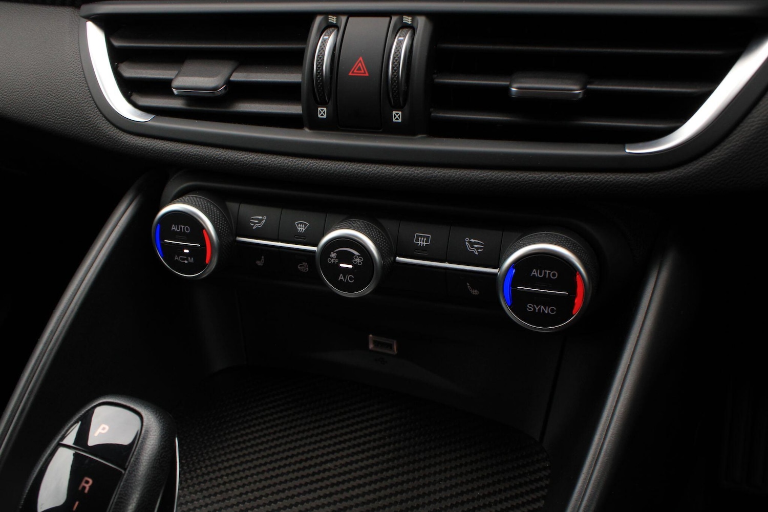 Used Alfa Romeo Giulia 2017 for sale - 77376781: Photo 24