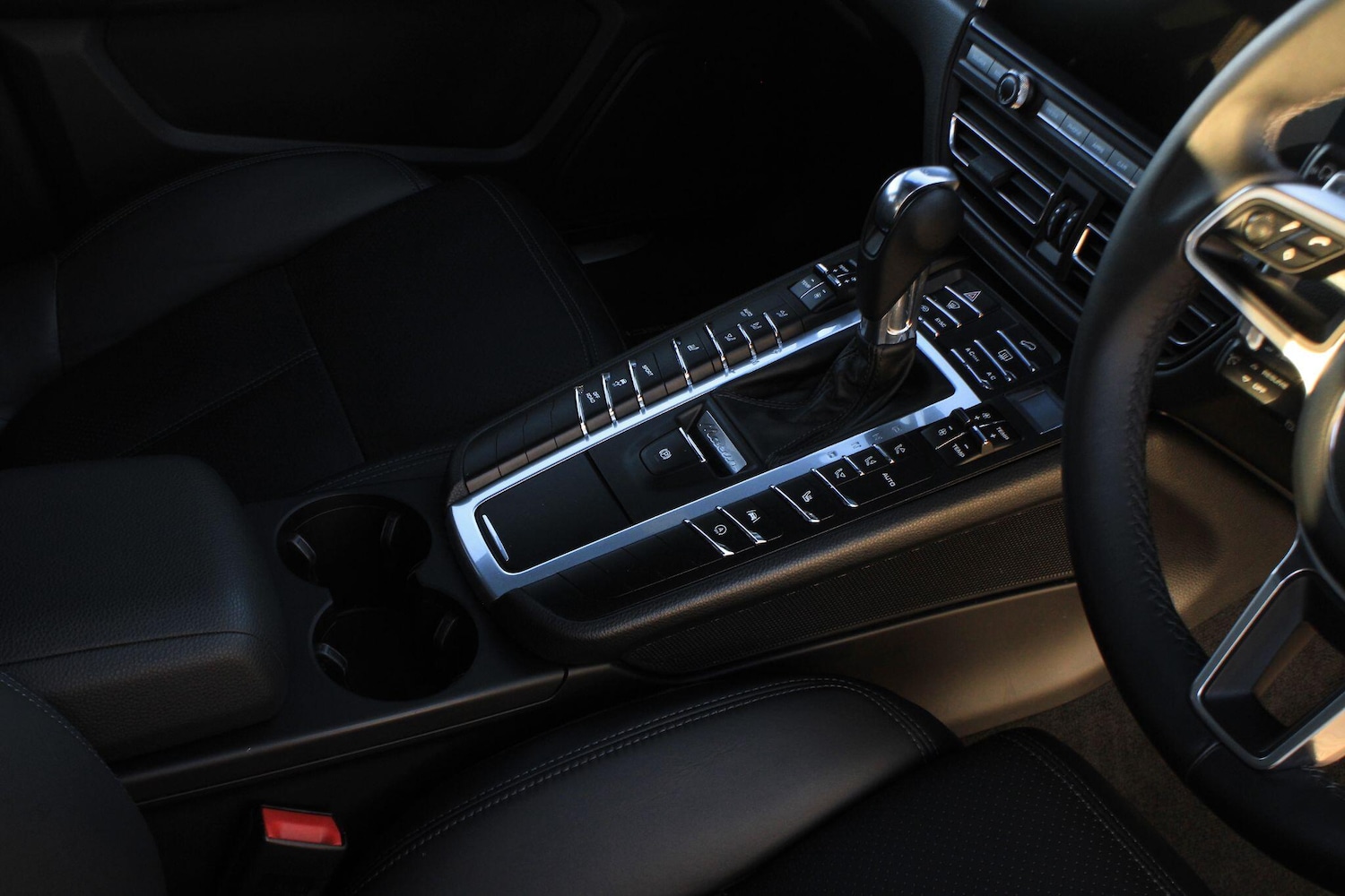 Used Porsche Macan 2020 for sale - 77091851: Photo 24