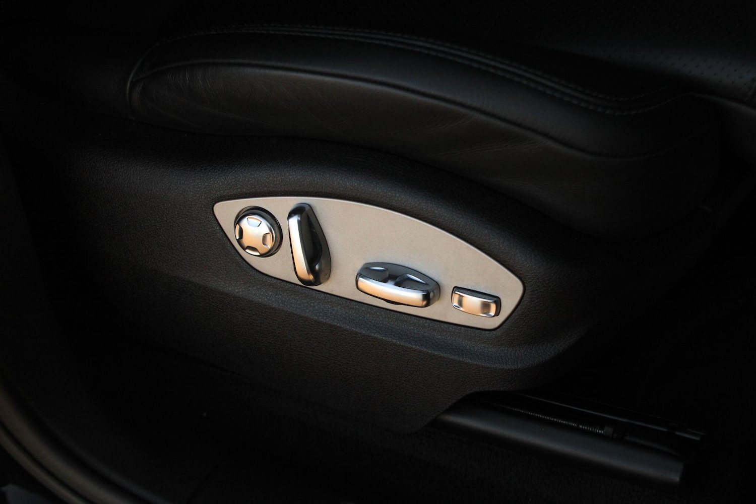 Used Porsche Macan 2020 for sale - 77091851: Photo 31