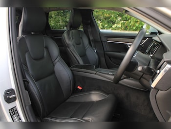 Used Volvo V90 Cross Country 2017 for sale - 78891699: Photo
