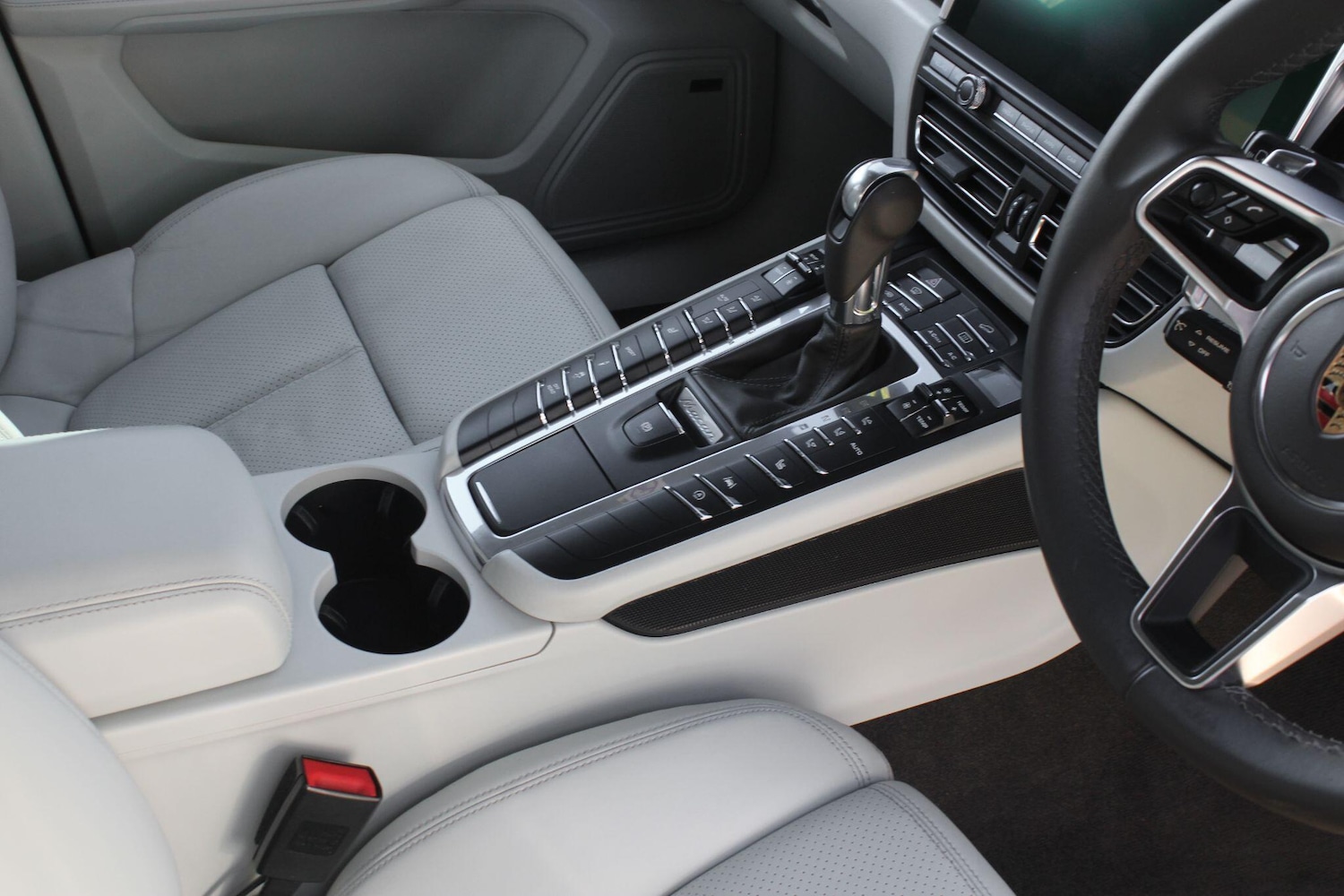 Used Porsche Macan 2018 for sale - 76989914: Photo 25