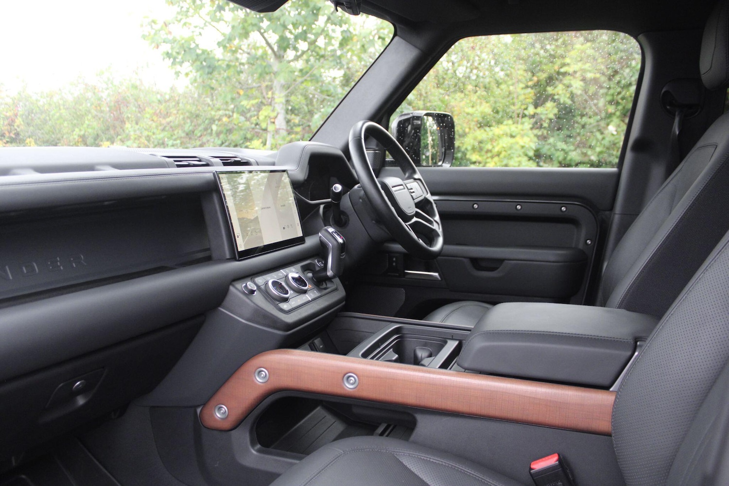 Used Land Rover Defender 2023 for sale - 76167009: Photo 21