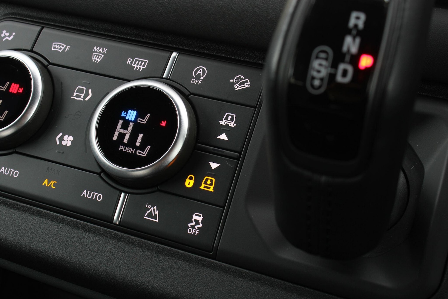 Used Land Rover Defender 2023 for sale - 76167009: Photo 23