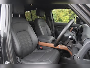 Used Land Rover Defender 2023 for sale - 76167009: Photo 4
