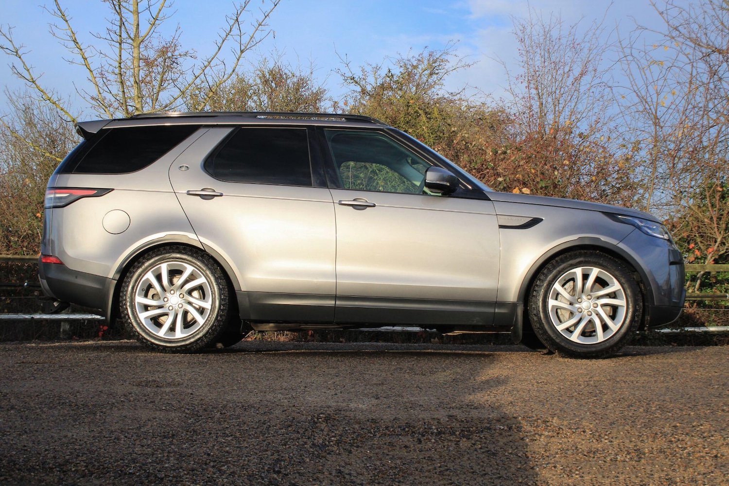 Used Land Rover Discovery 2020 for sale - 76964856: Photo 2