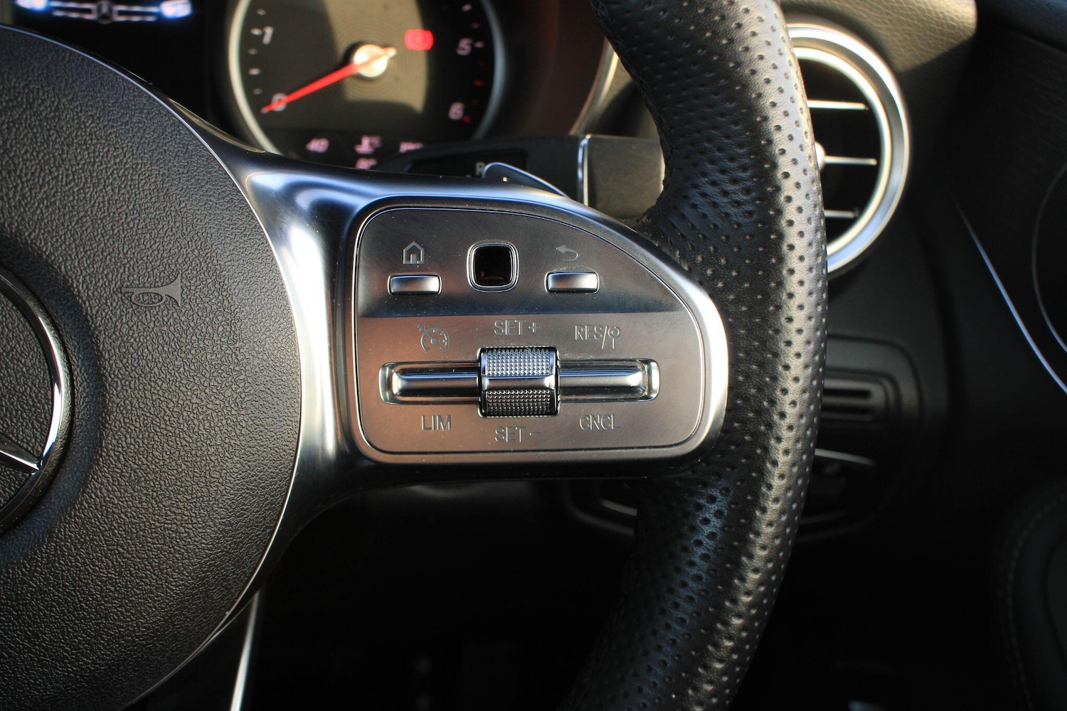 Used Mercedes-Benz GLC 2019 for sale - 77229724: Photo 28