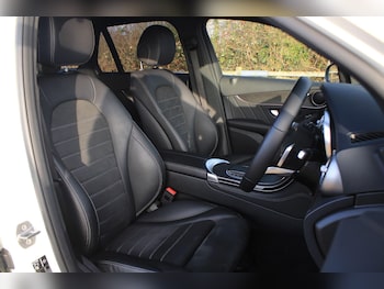 Used Mercedes-Benz GLC 2019 for sale - 77229724: Photo