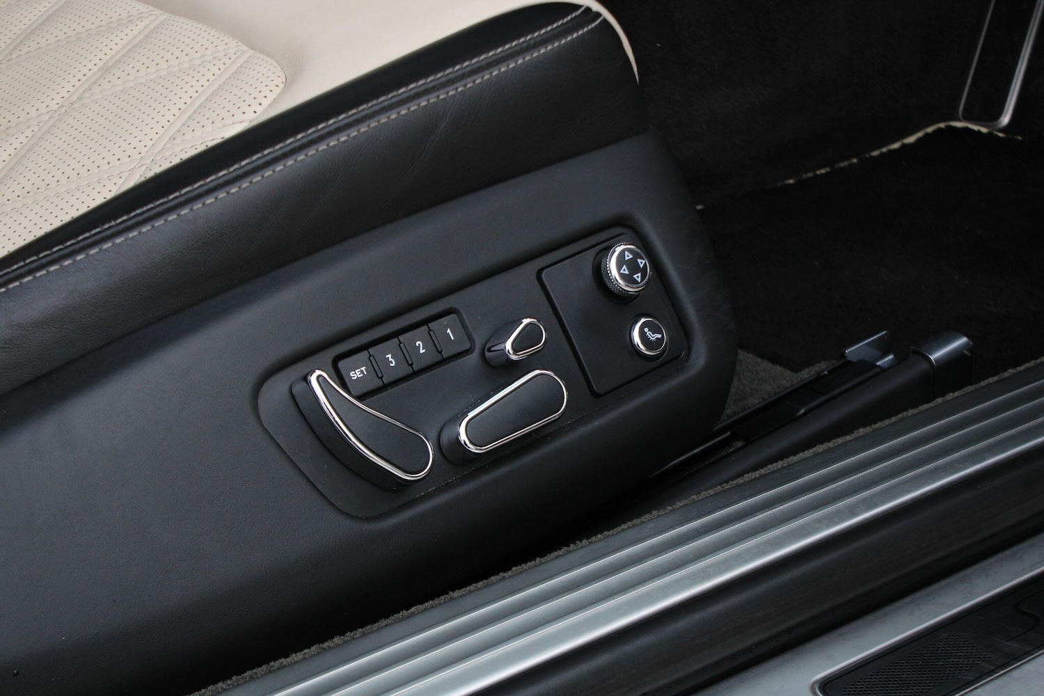 Used Bentley Continental 2013 for sale - 77305856: Photo 26