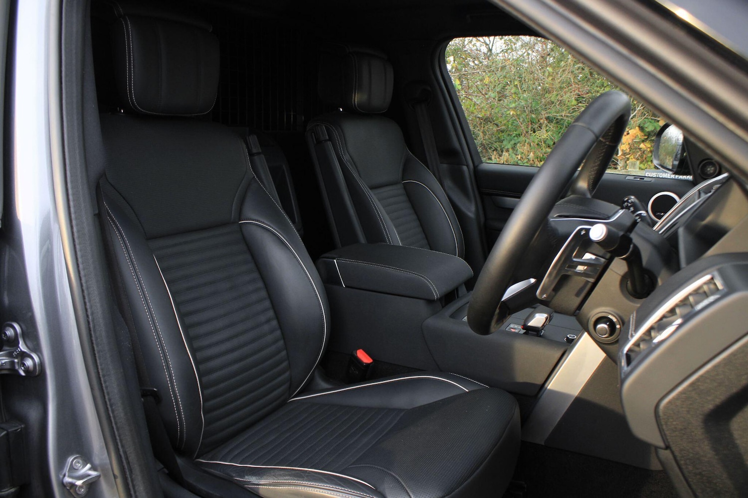 Used Land Rover Discovery 2023 for sale - 76715096: Photo 4