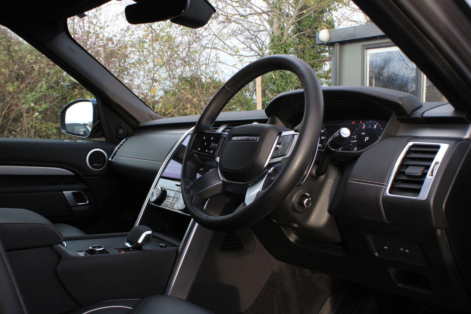 Used Land Rover Discovery 2023 for sale - 76715096: Photo 5