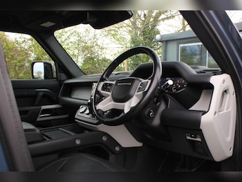 Used Land Rover Defender 110 2021 for sale - 78261228: Photo