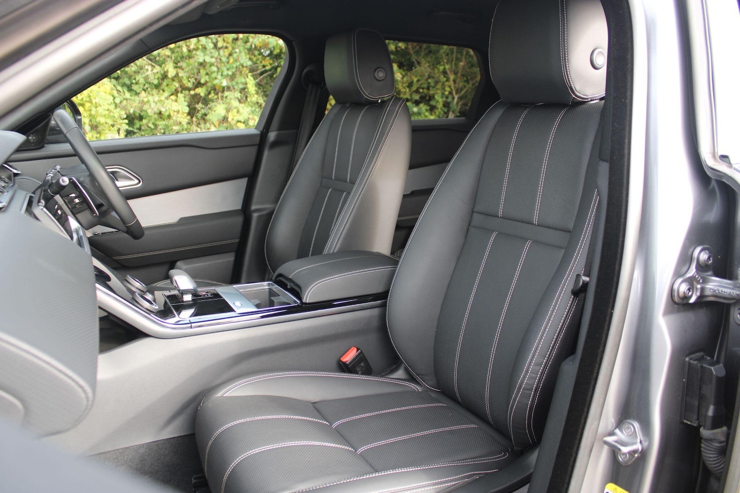 Used Land Rover Range Rover Velar 2023 for sale - 76989675: Photo 18